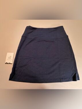Woolx Monroe skirt NWT Heathered blue color